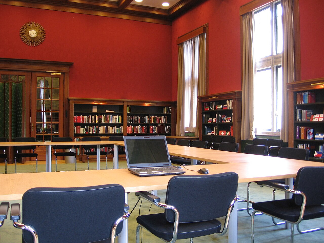 Peace Palace Library: старый читальный зал Дворца мира